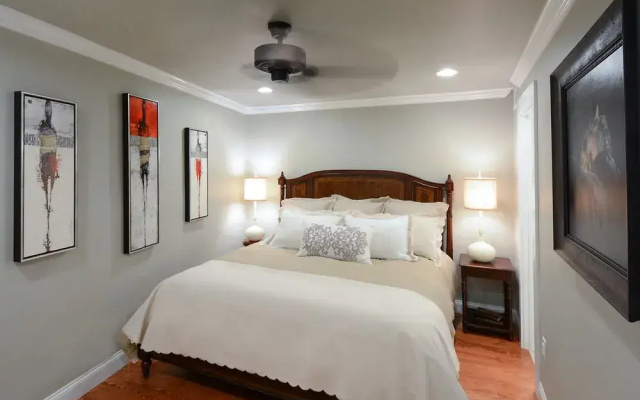 photo 3 of Gentry Hotel