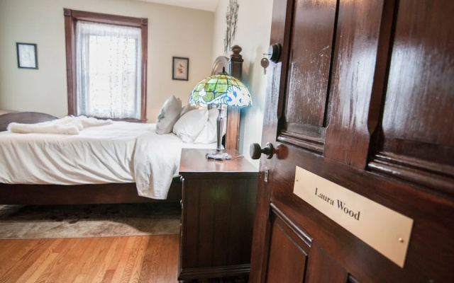 photo 2 of George Washington Wood Bed & Breakfast
