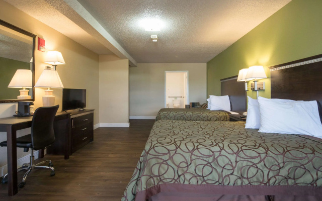 photo 2 of Rodeway Inn Georgetown