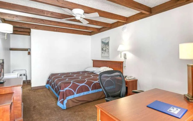 photo 4 of Georgetown Lodge