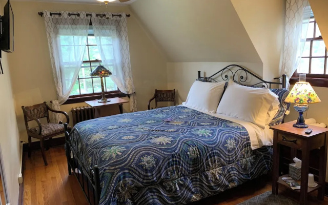 photo 3 of Georgian Garden Inn