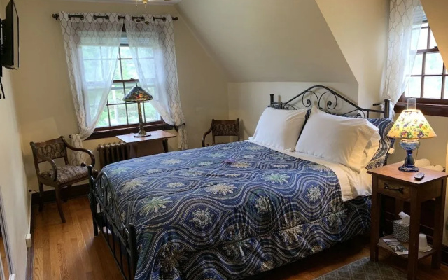 photo 5 of Georgian Garden Inn
