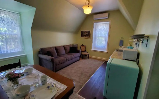 photo 4 of The Gifford-Risley House