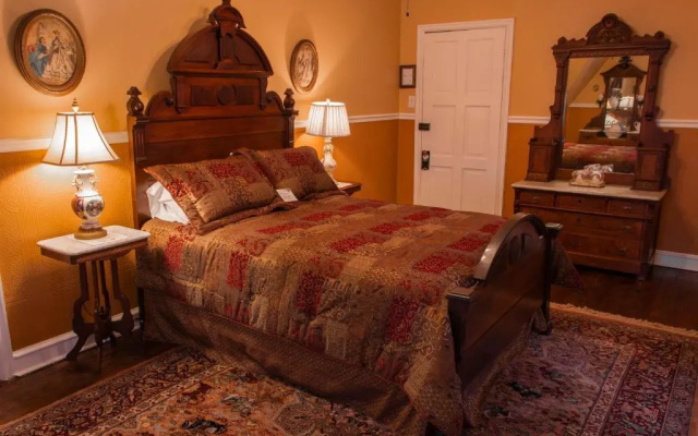 photo 5 of The Gifford-Risley House