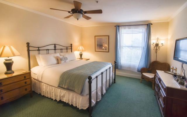 photo 4 of Gilbert Inn Seaside