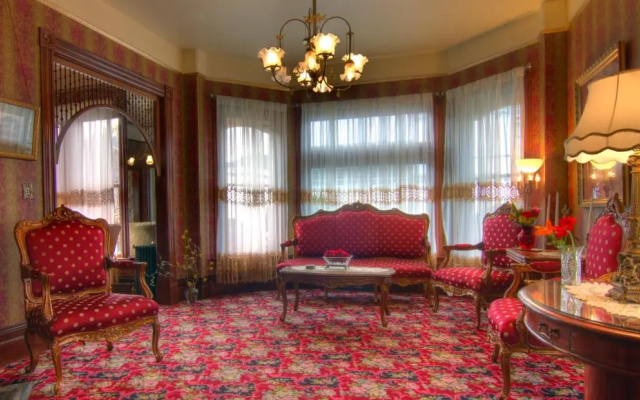 photo 2 of Gingerbread Mansion Inn
