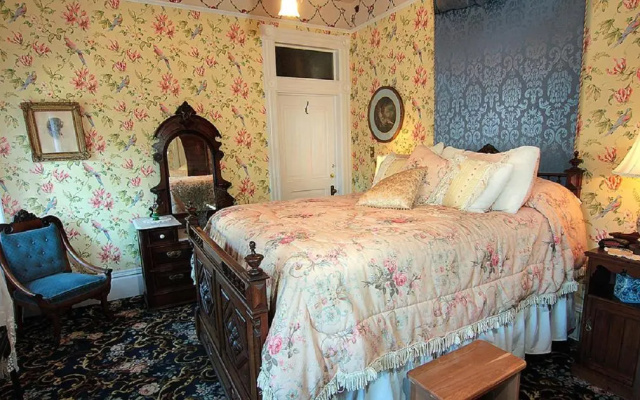 photo 4 of Gingerbread Mansion Inn