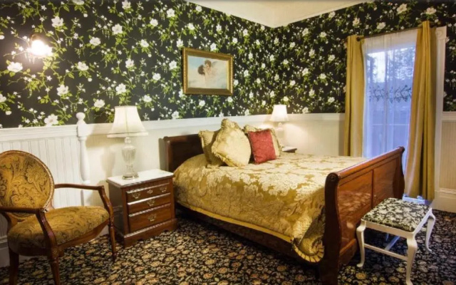photo 5 of Gingerbread Mansion Inn
