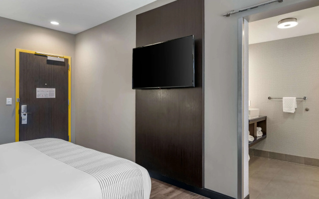 photo 3 of GL¿ Best Western  Savannah-Gateway I-95