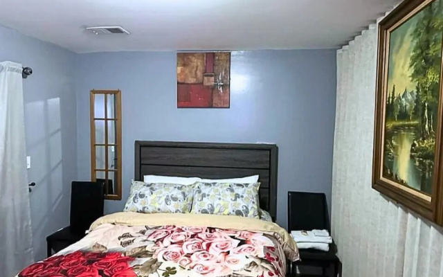 photo 5 of Glamour Room A Near EWR Aiport Penn Stat
