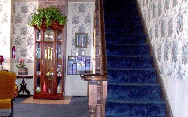 photo 2 of Glass Beach Inn