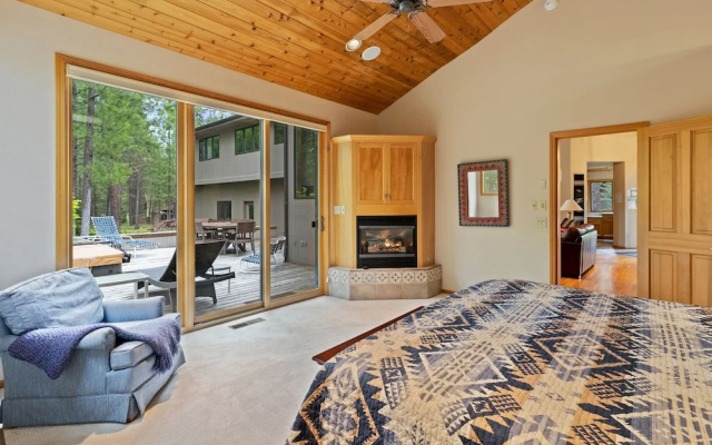 photo 3 of Glaze Meadow 376 3 Bedroom Home by RedAwning