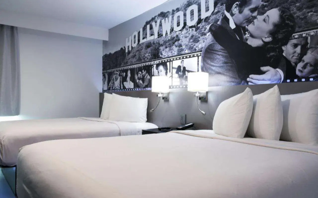 photo 4 of Glen Capri Inn & Suites - Burbank Universal