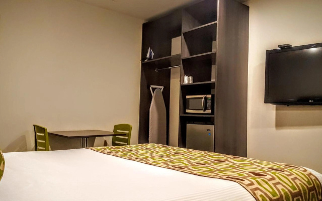 photo 5 of Jewel City Inn