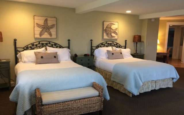 photo 4 of Glen Cove Inn & Suites