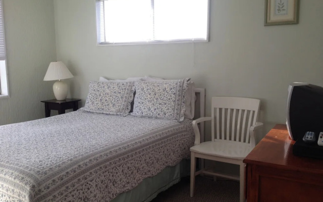 photo 2 of Glenacres Inn