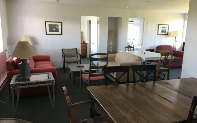 photo 4 of Glenacres Inn