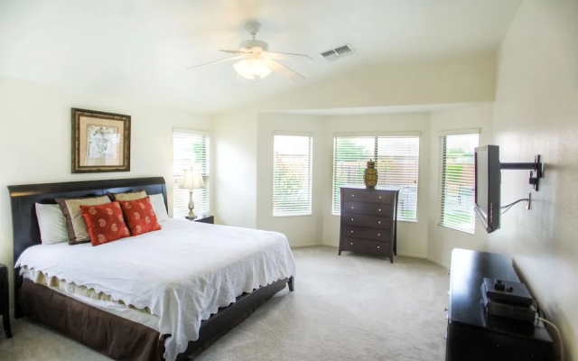 photo 5 of Glendale - 4 Bedroom Home