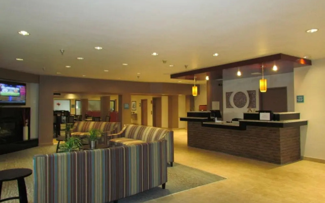 photo 2 of Ramada by Wyndham Glendale Heights/Lombard