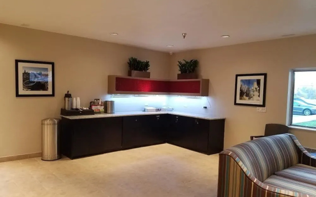 photo 5 of Ramada by Wyndham Glendale Heights/Lombard