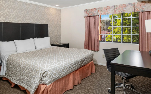 photo 2 of Glendale Hotel