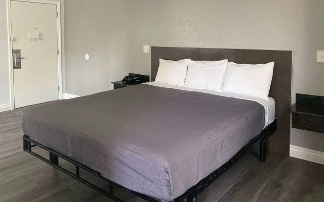 photo 2 of Motel 6 Glendale, CA – Pasadena Burbank Los Angeles