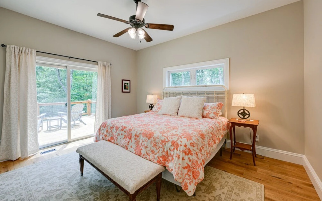 photo 2 of 6 Mi to Dtwn Cashiers: Spacious Home w/ Deck