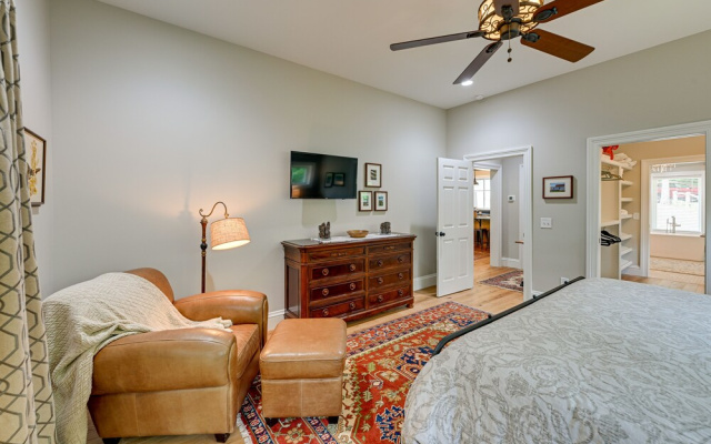 photo 4 of 6 Mi to Dtwn Cashiers: Spacious Home w/ Deck