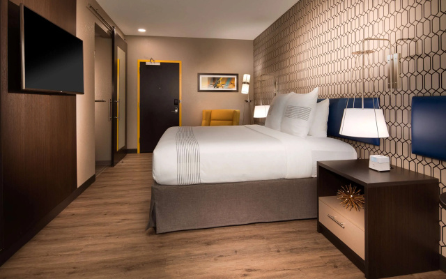 photo 3 of GLō Hotel Asheville-Blue Ridge Parkway