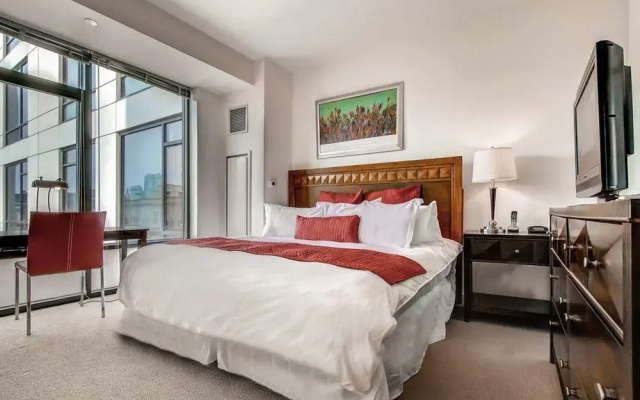 photo 4 of Global Luxury Suites at the Chicago Loop