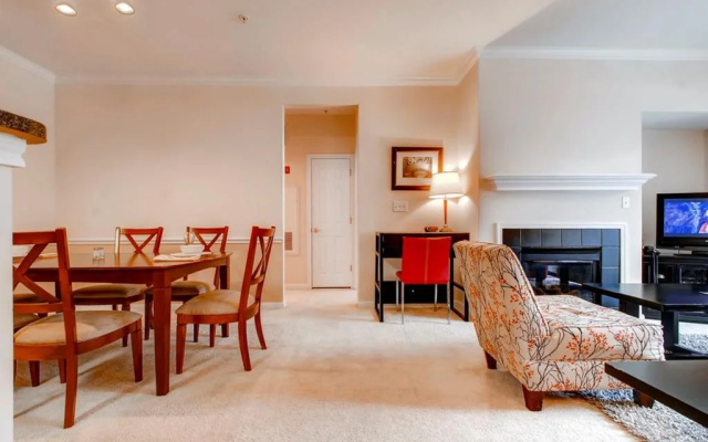 photo 2 of Global Luxury Suites at the Junction