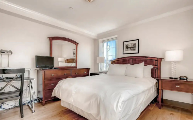 photo 3 of Global Luxury Suites at the Riverway