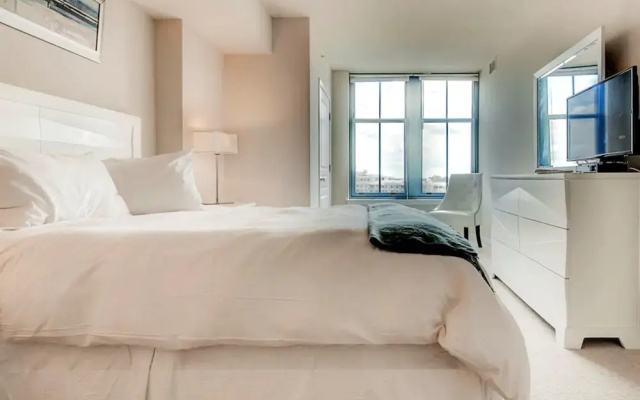 photo 3 of Global Luxury Suites at Town Center