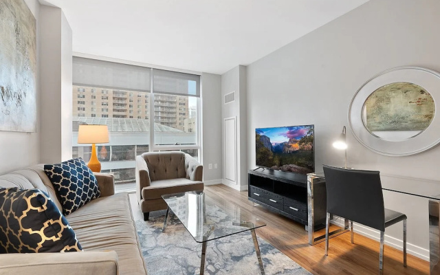 photo 4 of Global Luxury Suites Center City