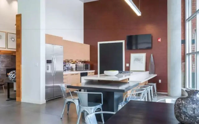 photo 4 of Global Luxury Suites in Emeryville