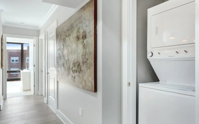 photo 4 of Global Luxury Suites on Prospect Street