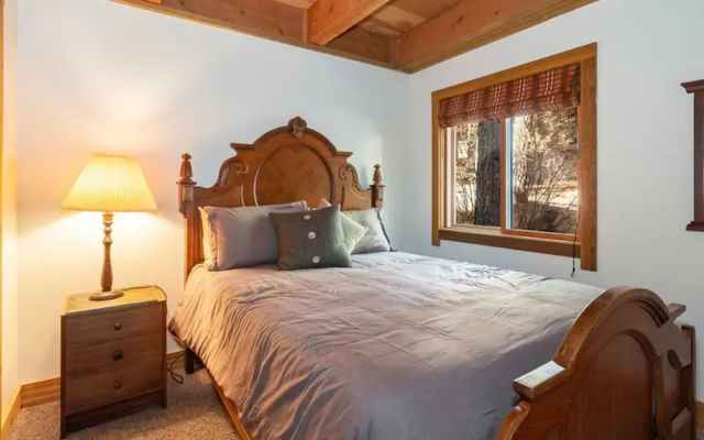 photo 4 of Gold Bend by Tahoe Mountain Properties