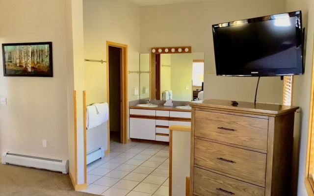 photo 3 of Gold Point Resort Breckenridge by Vacatia