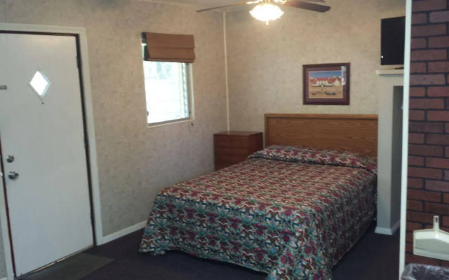photo 4 of Golden Arrow Resort