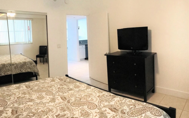 photo 3 of Le Golden Bay 1108 by Go Florida Condo, Sunny Isles