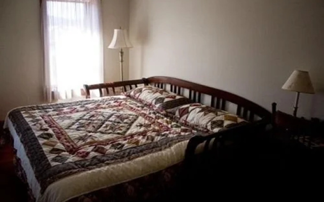 photo 2 of Golden Eagle Inn