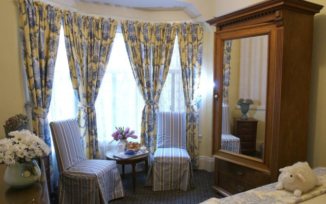 photo 3 of Golden Gate Hotel