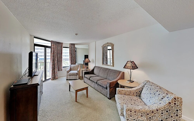 photo 4 of Golden Mile : Pools, Lazy River, Beach Access 2 Bedroom Condo