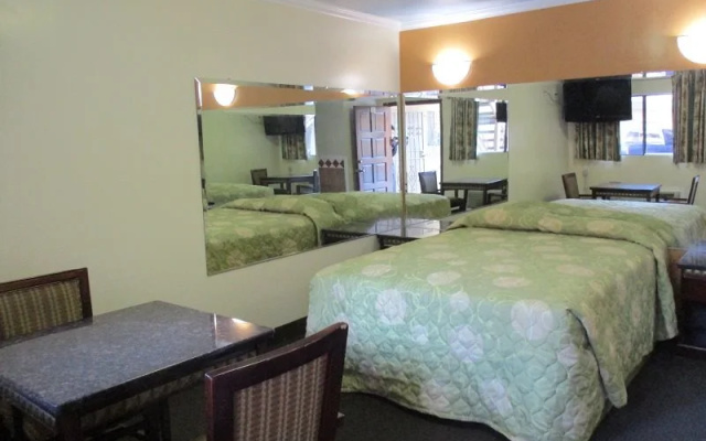 photo 3 of Golden West Manor Motel