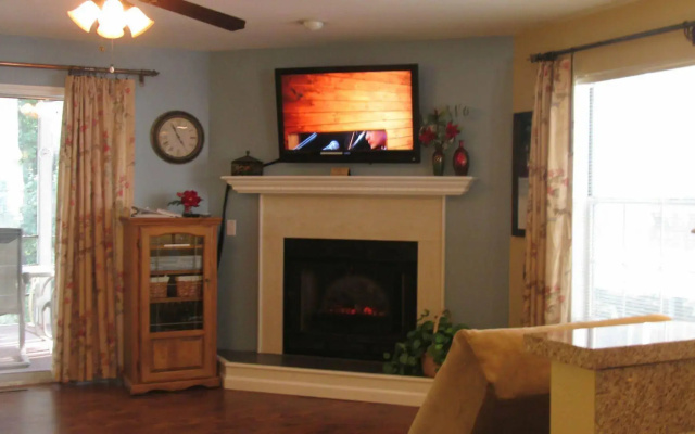 photo 5 of Golf 2 Screen Porches-View-Pointe Royale
