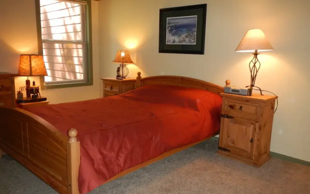 photo 2 of Golf Course View - 3 Br Condo