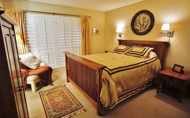 photo 2 of Walk to Fashion Park! Phoenix Abode w/ Pool Access