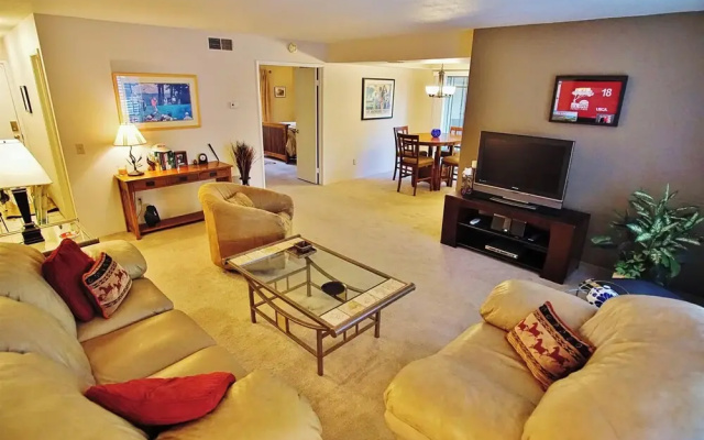 photo 4 of Walk to Fashion Park! Phoenix Abode w/ Pool Access