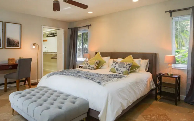 photo 2 of Golfview - Short Term Rental Certified by Weston. Private & Sanitized, Perfect for Social Distancing & Working From Home. Self Check-in. Private Pool, Pet Friendly. Super-host Support