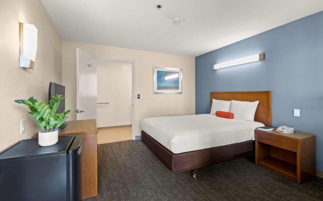 photo 5 of Good Nite Inn - Calabasas